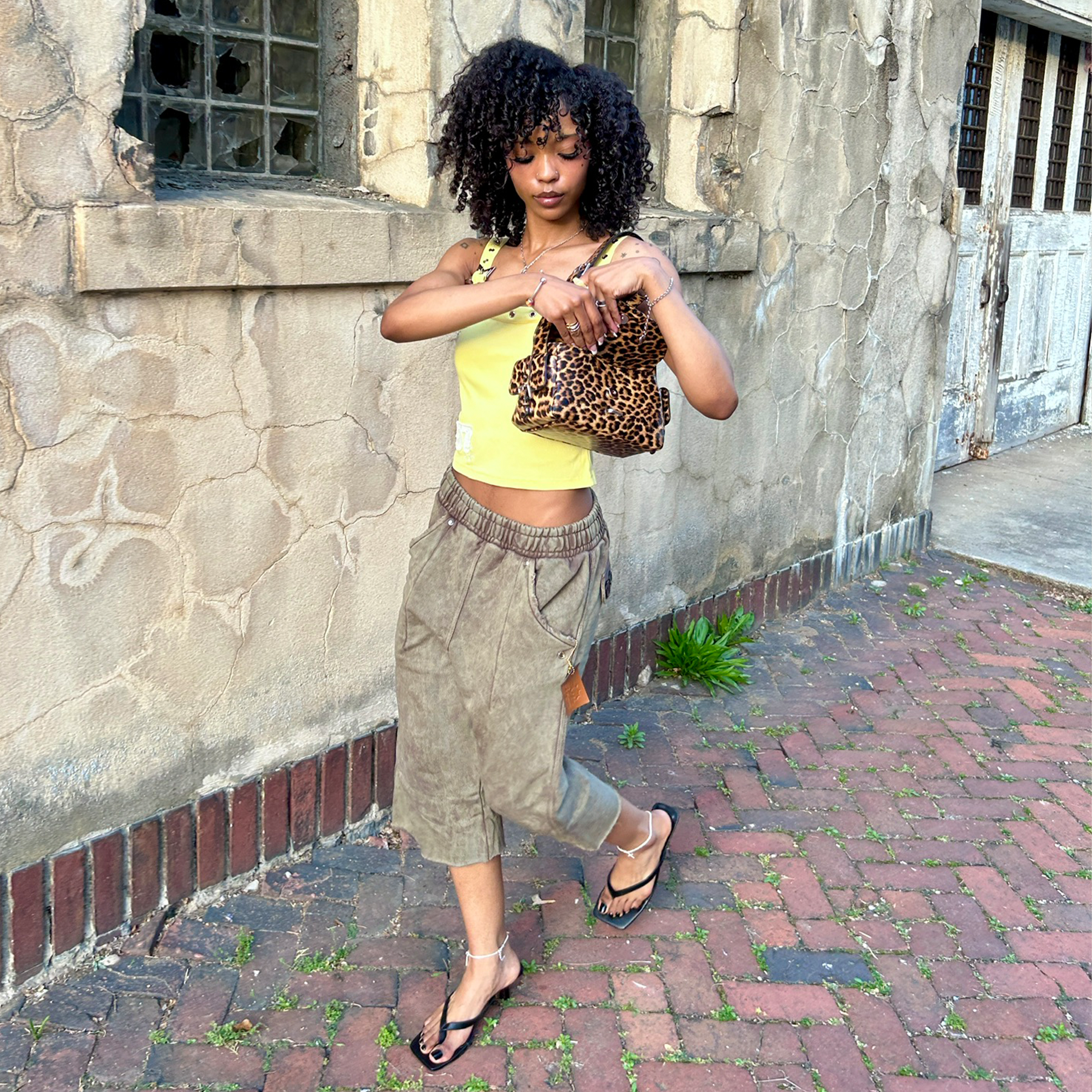 Vintage Olive SWEATSHORTS